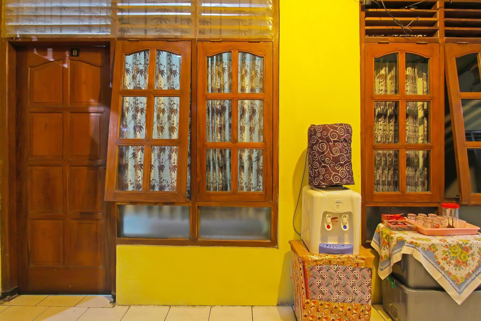 Spot On 91911 Rejeki Homestay Syariah Malioboro Yogyakarta Extérieur photo