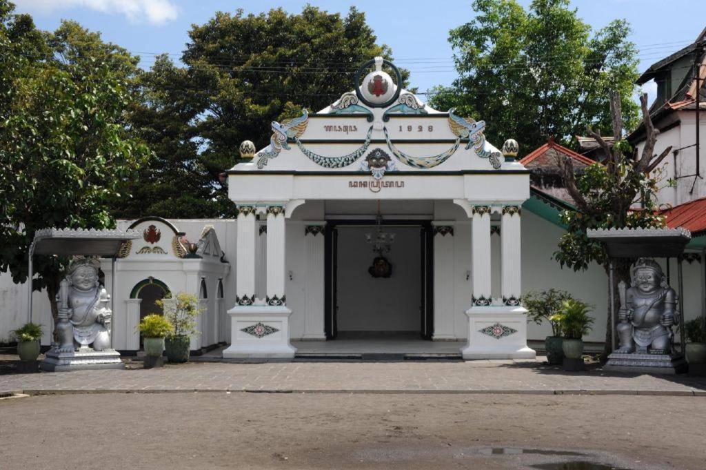 Spot On 91911 Rejeki Homestay Syariah Malioboro Yogyakarta Extérieur photo